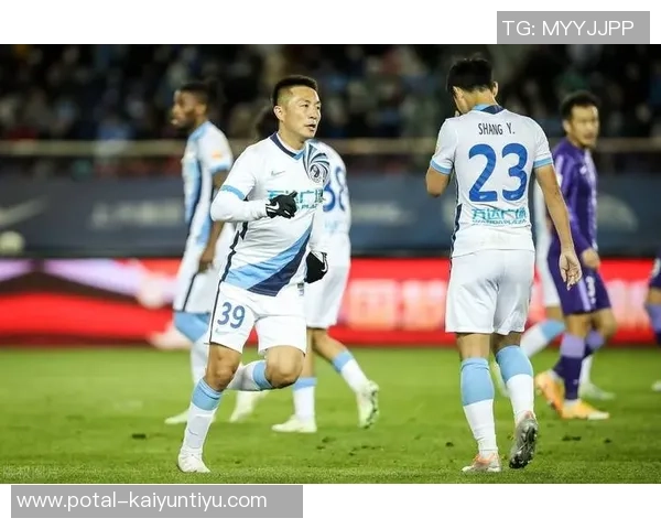 今天名古屋鲸队对决强敌期待精彩比赛瞬间与球迷热情互动 今天名古屋鲸队对决强敌期待精彩比赛瞬间与球迷热情互动